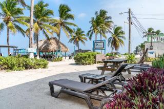 Aqua Vista Beachfront Suites by Stay Floreo - 5