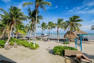 Aqua Vista Beachfront Suites by Stay Floreo - 3