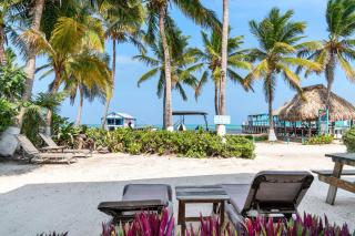 Aqua Vista Beachfront Suites by Stay Floreo - 2