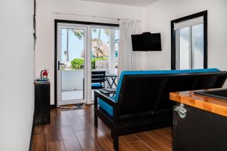 Aqua Vista Beachfront Suites by Stay Floreo - 9