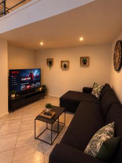 Le Familiale Wi-fi Netflix TV 4K climatisé - 9