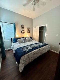 Cosy Cottage near Downtown Bloomington - 8