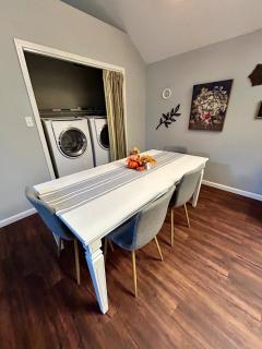 Cosy Cottage near Downtown Bloomington - 6