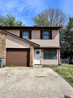 Bigfoot Bunkhouse Bloomington Townhouse - 9