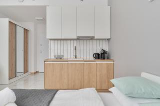 Modern Studio Slonimskiego with Balcony by Noclegi Renters - 8