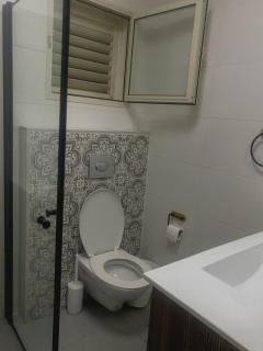Detached & Sunny Home with a Private Yard Daniel 6 - 7