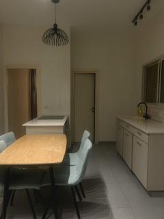 Detached & Sunny Home with a Private Yard Daniel 6 - 4