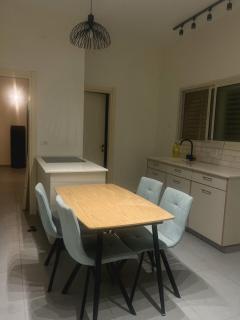 Detached & Sunny Home with a Private Yard Daniel 6 - 0