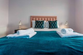 Premium Home-6Beds-Big Driveway-VAT Registered - 3