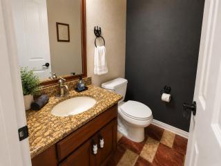 Spacious 4BR Retreat |Pool Table| Firepit & Hottub - 1