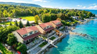 Blue View Chalets - 8