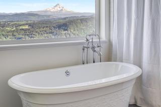 Unbeatable Mountain and River Views pinpointstays - 3