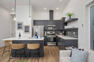 Modern Loft, Heart of Taft District pinpointstays - 9