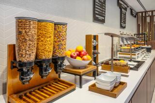 Holiday Inn Laval Montreal by IHG - 2