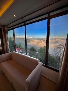 RockCliff Resort Sky Suite - Kashmir Point - 5 Min to GPO - 0
