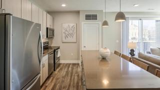 Landing Apartment - Tapestry University Park - 8