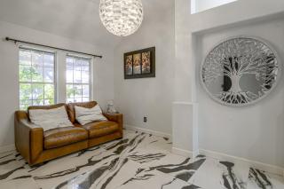 Near Shopping & Dining! Family Escape in McAllen - 3