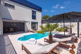 Modern Holiday House Jadranka With Pool - Happy Rentals - 0