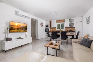 Modern Holiday House Jadranka With Pool - Happy Rentals - 7