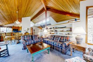 Spacious home with a deck, fireplace & W&D - 9