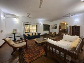 Private Beach Villa with Pool 5BR Guesthouse - Malindi - 3