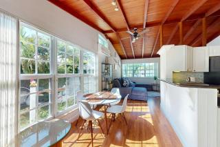 Hallandale Hideaway - 7