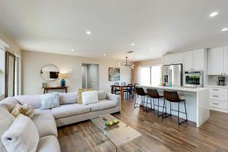 Mid-Century Modern Oasis - 4