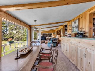Oceanfront Island Cottage Close to Acadia - 6