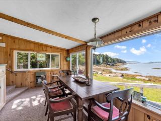 Oceanfront Island Cottage Close to Acadia - 8