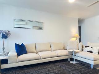 Noosa Luxury Resort Apartment - 4