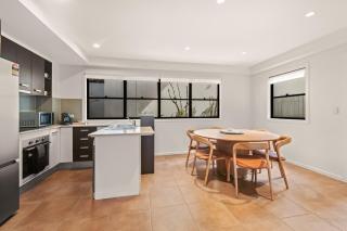 Sixth Avenue Retreat - 8