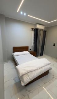 Kayden Plaza - 4