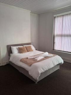 Prime Location 3 Bedroom Apartment - 5