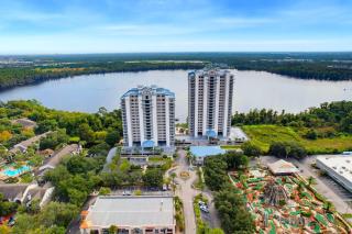 12 Floors Up with King Bunks and Resort Pool - 4