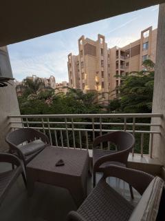 Comfy 2-Bedrooms Apt with Balcony, Madinaty - 9