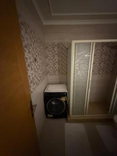 Comfy 2-Bedrooms Apt with Balcony, Madinaty - 8