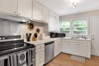 Centrally Located Midtown Cottage-HistoricDistrict - 7