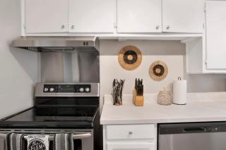 Centrally Located Midtown Cottage-HistoricDistrict - 3