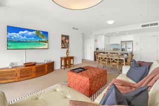 Belle Escapes 79 Harbour Lights with Parkland & Marina Views - 6