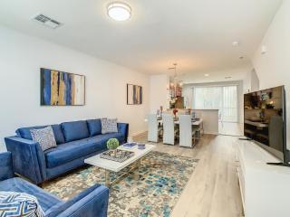 Stylish Vista Cay Townhome Near Conv. Ctr I-Dr. - 5