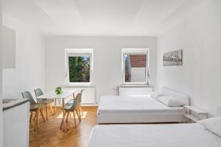 Cosy Apartment near Metro U1 - 4