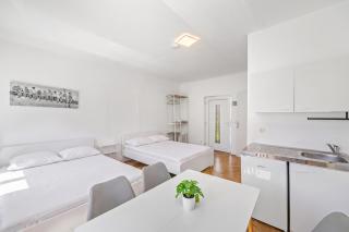 Cosy Apartment near Metro U1 - 5