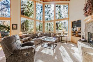 Elegant home with pool private hot tub game room deck & SHARC passes - 9
