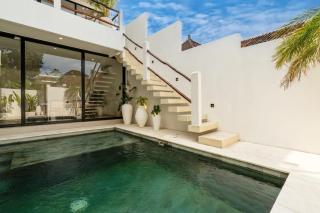 Villa Zyma - Luxury 3BR with Private Pool and Rooftop Lounge - 2