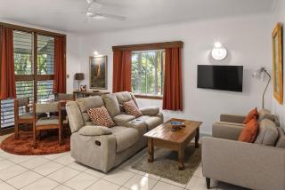 Peaceful 2-Bedroom Property in Belvedere - 9