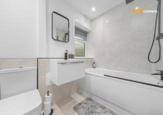 3BR Home in Glasgow Sleeps 6 with Parking - Glasgow - 6