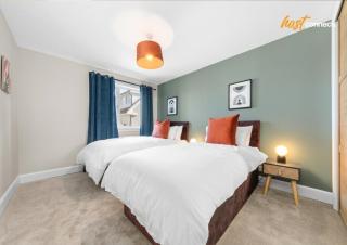 2 Bed Sleeps 4 in Dunfermline - 9