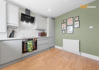 2 Bed Sleeps 4 in Dunfermline - 4
