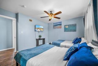Spacious 3BR Escape Pool, Spa & Private Theater - 0