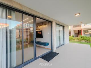 Apto. c/ Varanda em Cond. c/ Piscina VAT0002 - 1
